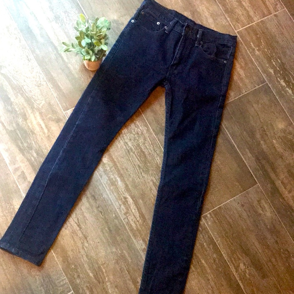 Levi’s skinny dark wash 28x32